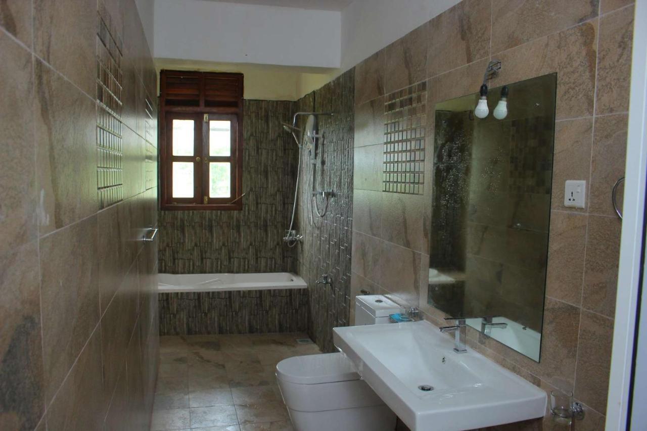 Heritage Eco Resort Kelaniya Buitenkant foto