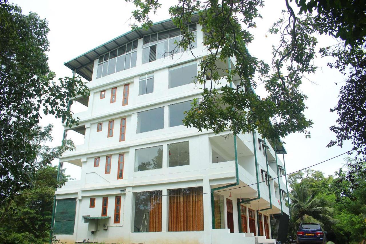Heritage Eco Resort Kelaniya Buitenkant foto